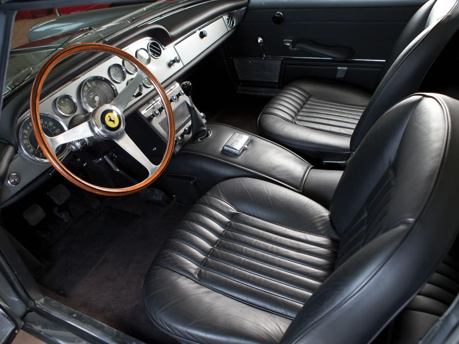  Ferrari 250 GT 2+2 Coupe (Series II) 1961 года  (фото 10 из 13)